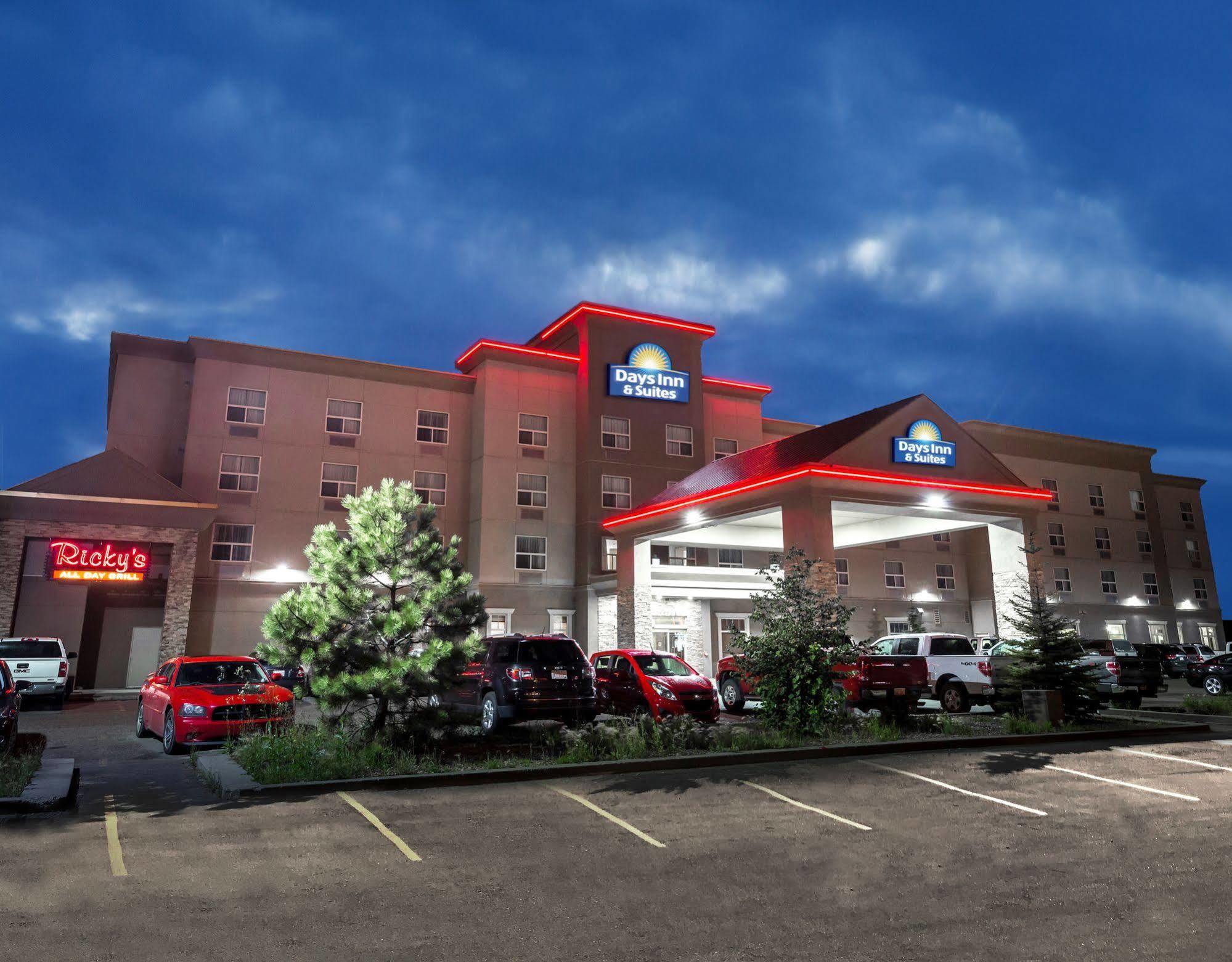 Days Inn & Suites By Wyndham Edmonton Airport Leduc Ngoại thất bức ảnh